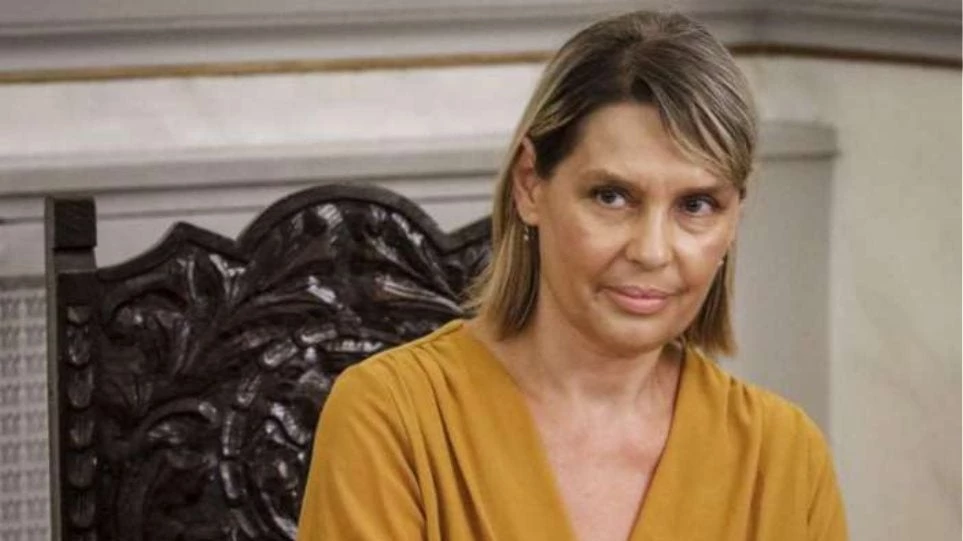 Απίστευτες δικαιολογίες –  Παπακώστα: Αναλαμβάνω την ευθύνη μου σε ένα δύσκολο εγχείρημα – Δεν είμαι πολιτικά δειλή